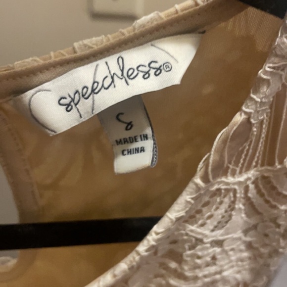 Adorable dress size small. - Picture 3 of 3